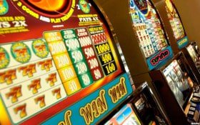 Tampilan dashboard live casino dengan fitur pengaturan taruhan dan statistik waktu nyata